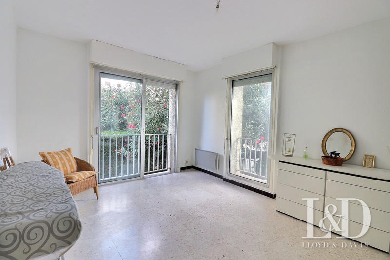 Maison - 243 m² - 10 pièces