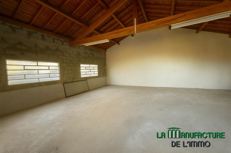 Maison - 322 m² - 4 pièces