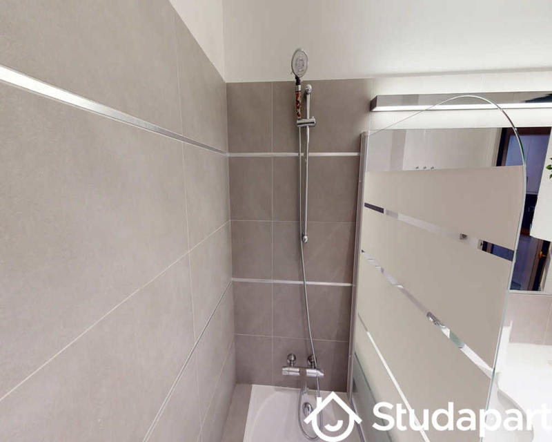 Chambre - 80 m² - 1 pièce