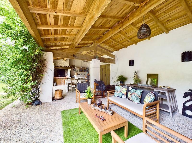 Maison - 180 m² - 12 pièces