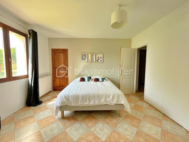 Maison traditionnelle - 270 m² - 7 pièces