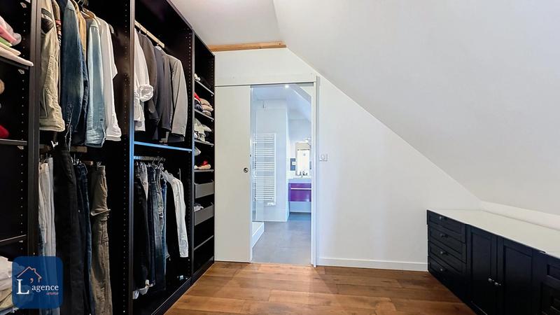 Maison - 231 m² - 6 pièces