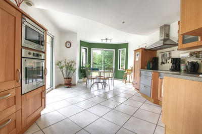 Maison - 165 m² - 8 pièces