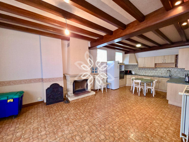 Propriété - 160 m² - 9 pièces