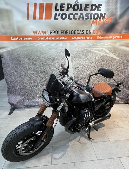 Moto Guzzi V9 Bobber 900