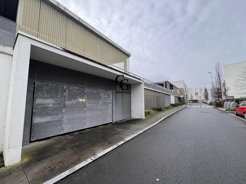 Parking / Garage - 12 m²