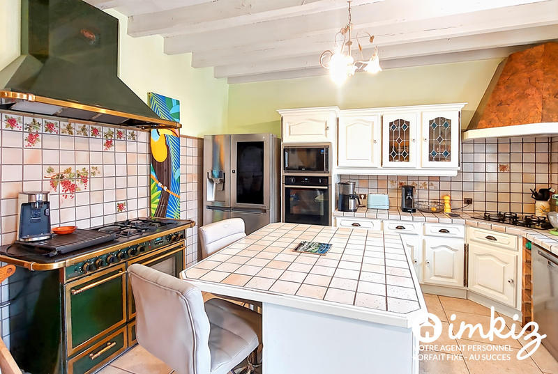 Maison - 360 m² - 15 pièces