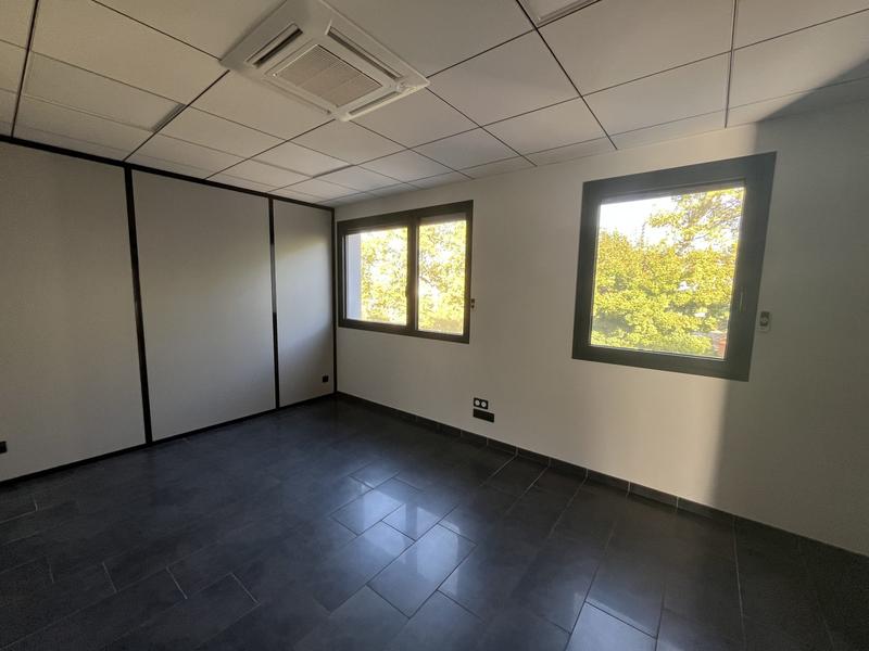 Bureau - 1 314 m²