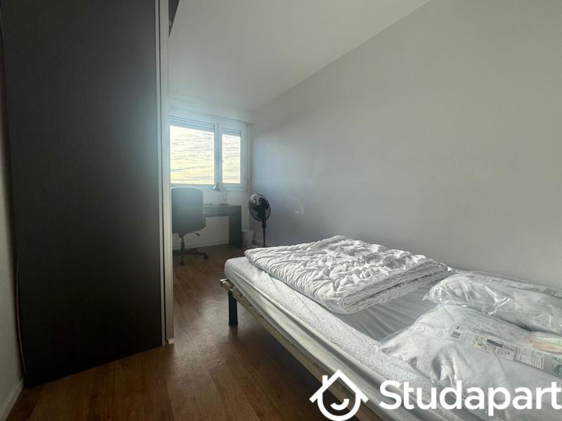 Chambre - 10 m² - 1 pièce