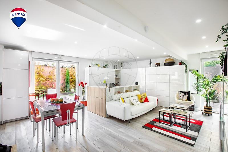 Appartement - 102 m² - 5 pièces