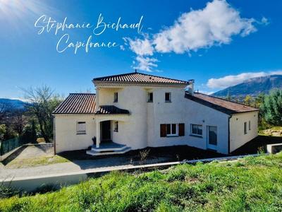 Villa - 205 m² - 6 pièces