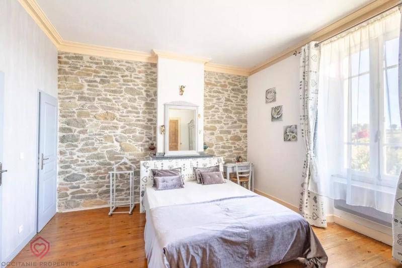 Maison de village - 315 m² - 12 pièces