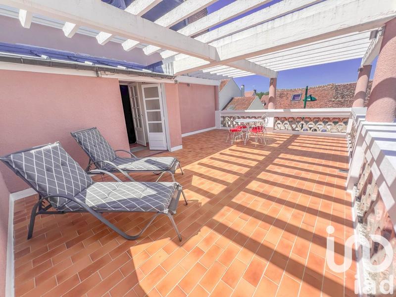 Maison - 220 m² - 8 pièces