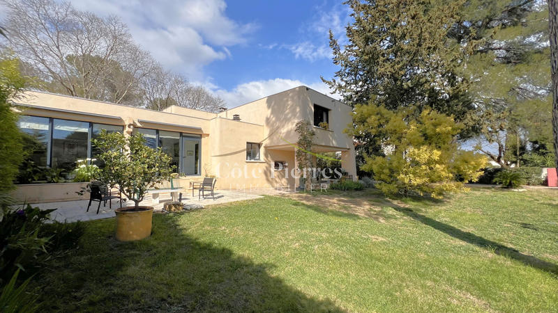 Villa - 200 m² - 4 pièces