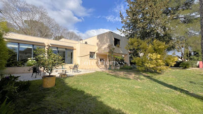 Villa - 200 m² - 4 pièces