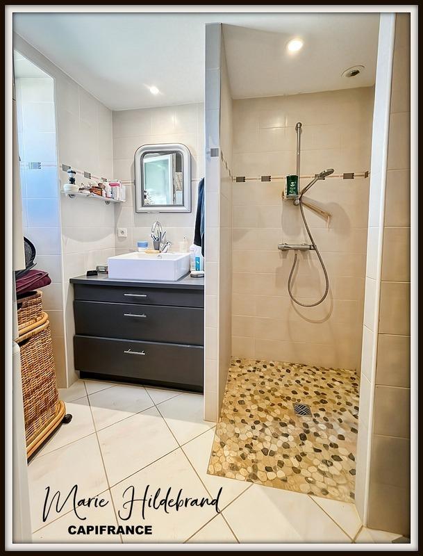 Maison - 396 m² - 10 pièces