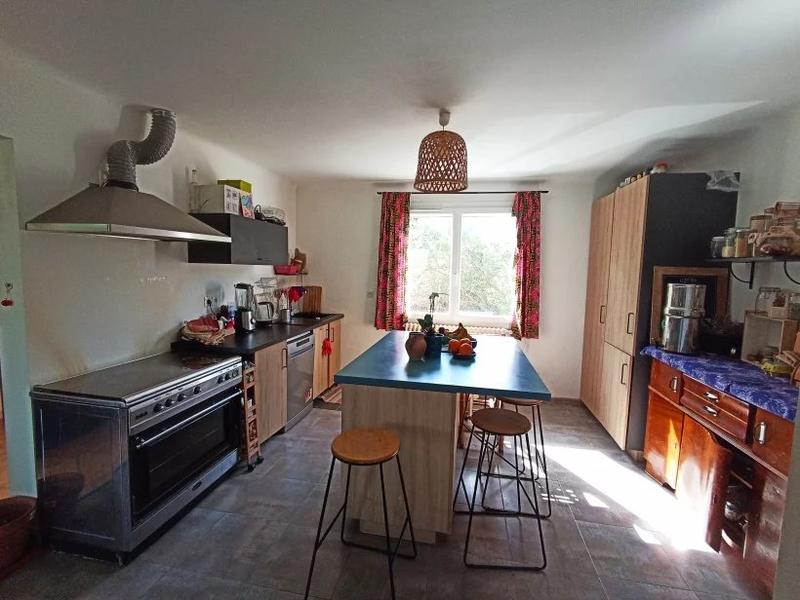 Maison - 213 m² - 9 pièces