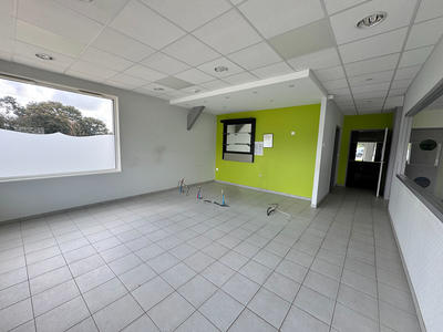 Local commercial - 266 m² - 6 pièces