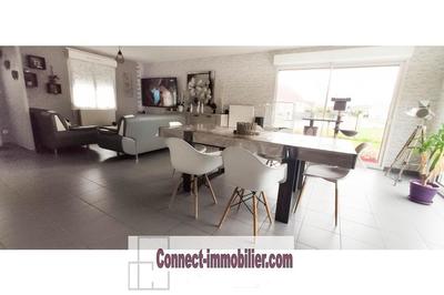 Maison - 94 m² - 5 pièces