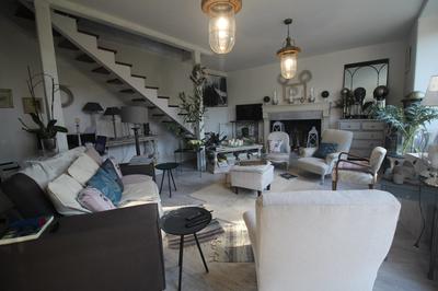 Maison - 291 m² - 15 pièces