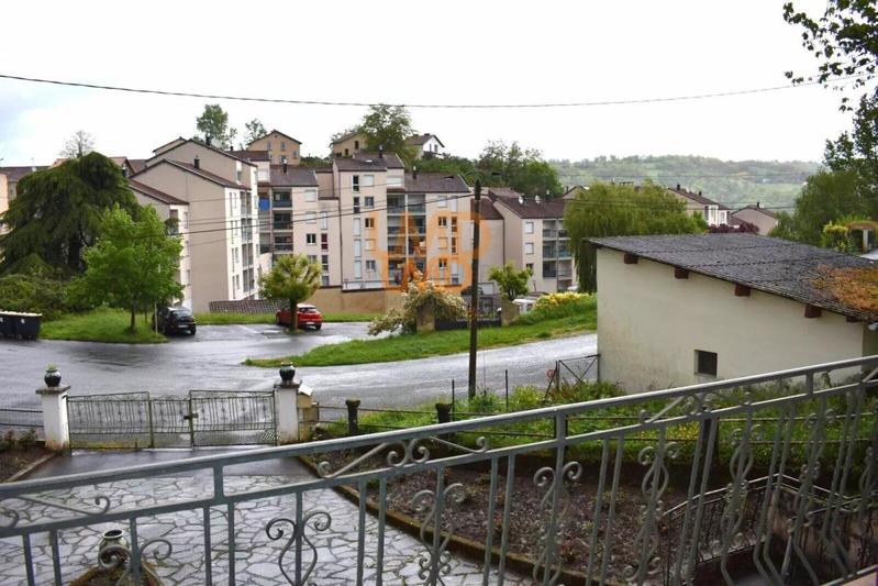 Maison - 106 m² - 9 pièces