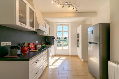 Bastide - 181 m² - 9 pièces