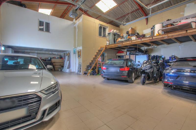 Maison - 180 m² - 7 pièces