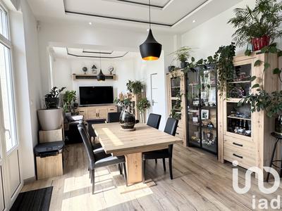 Maison - 212 m² - 7 pièces