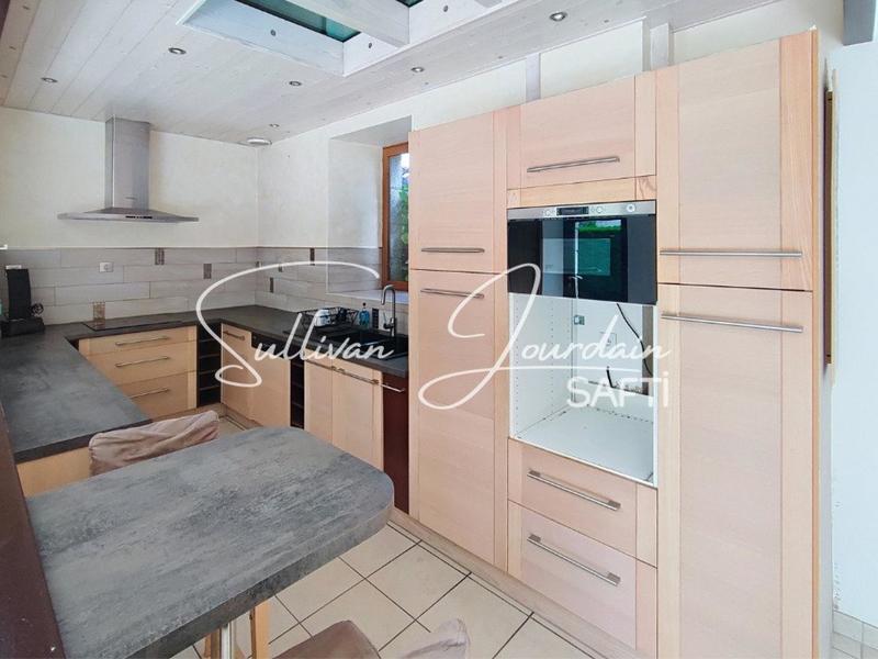 Maison - 143 m² - 6 pièces