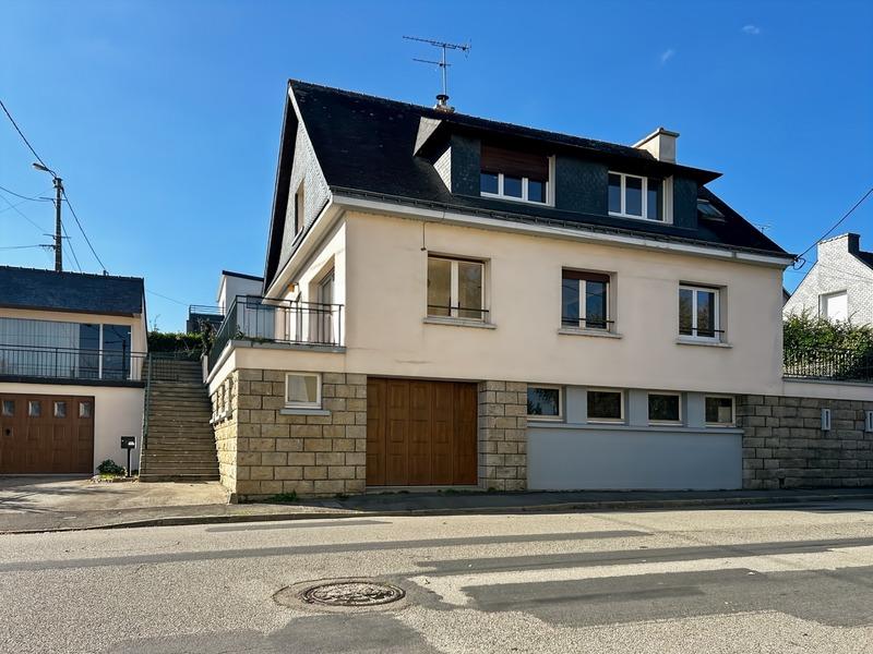 Maison - 137 m² - 8 pièces