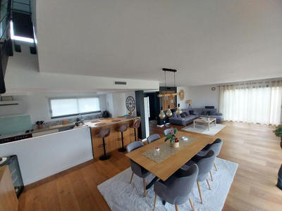 Maison - 169 m² - 5 pièces