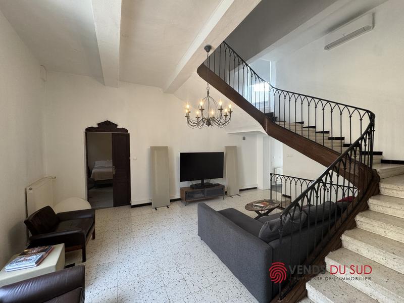 Maison - 230 m² - 6 pièces