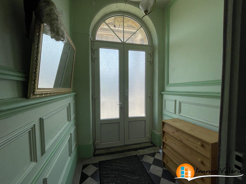 Maison - 854 m² - 19 pièces