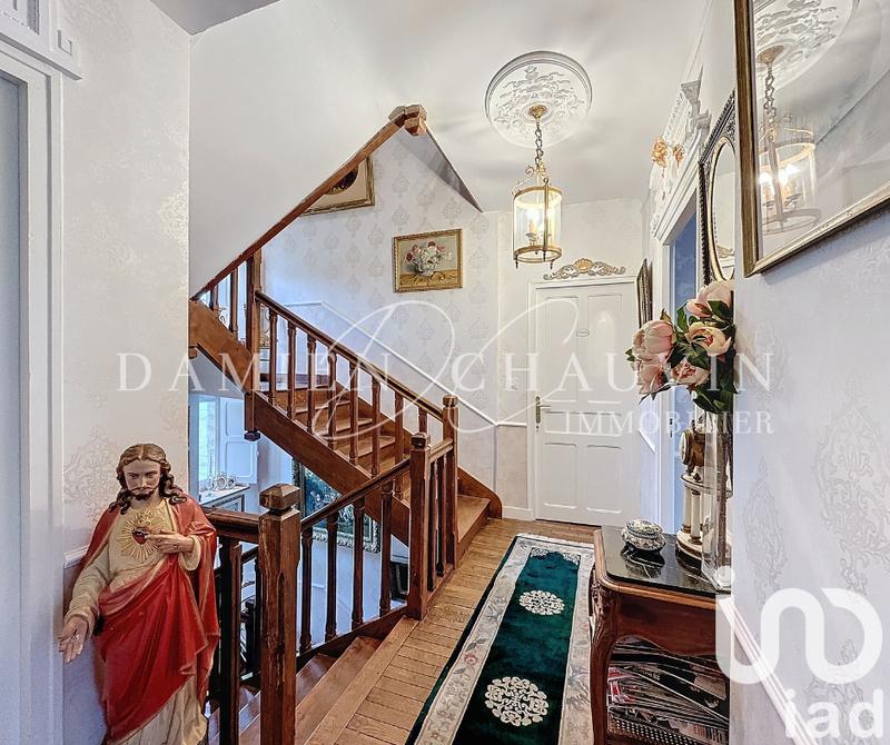 Maison - 320 m² - 8 pièces