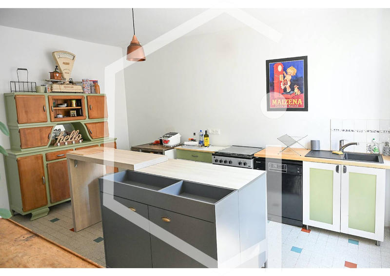 Maison - 193 m² - 9 pièces