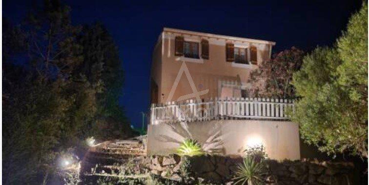 Maison - 87 m² - 4 pièces