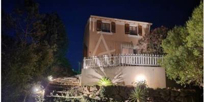 Maison - 87 m² - 4 pièces