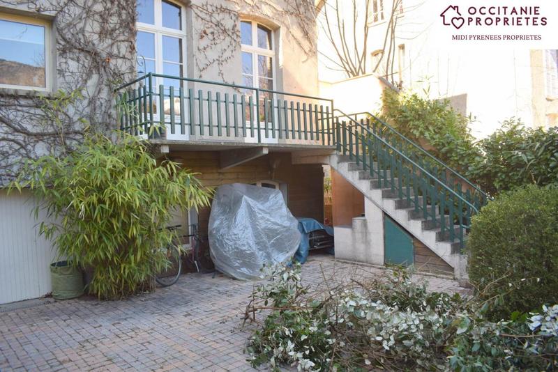 Propriété - 284 m² - 10 pièces