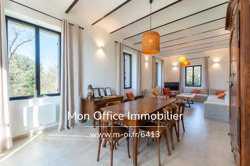 Maison - 280 m² - 8 pièces