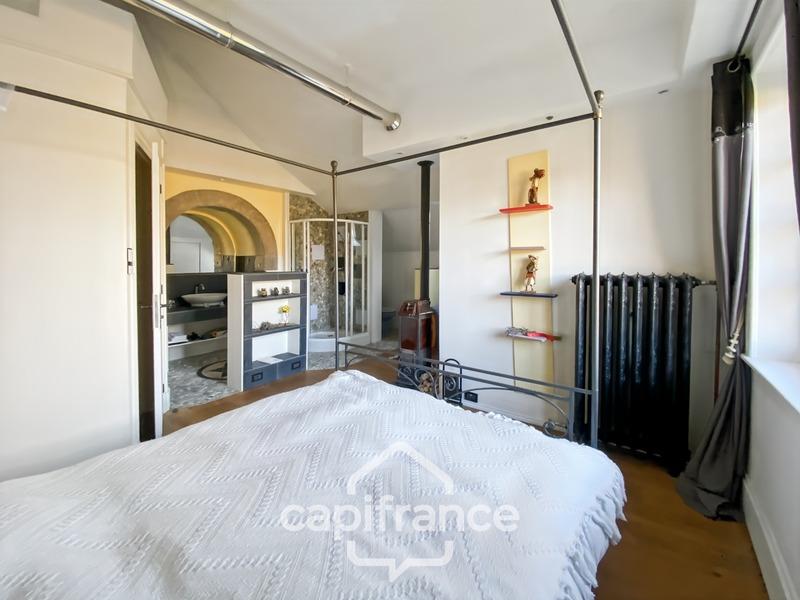 Maison - 318 m² - 8 pièces