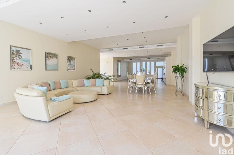 Maison - 421 m² - 5 pièces