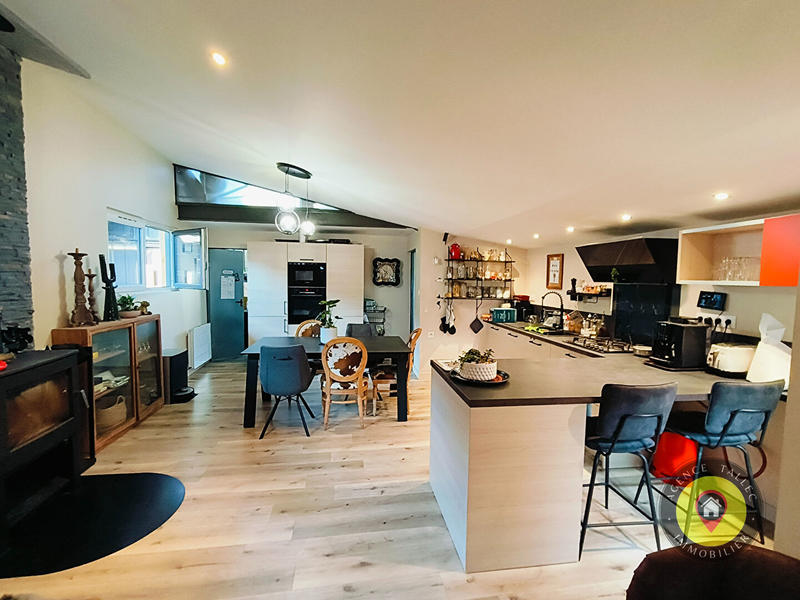 Local d'activité / Entrepôt - 590 m² - 6 pièces