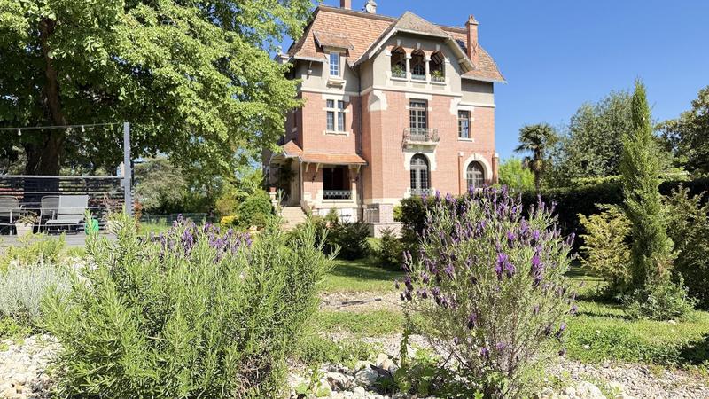 Château - 490 m² - 18 pièces