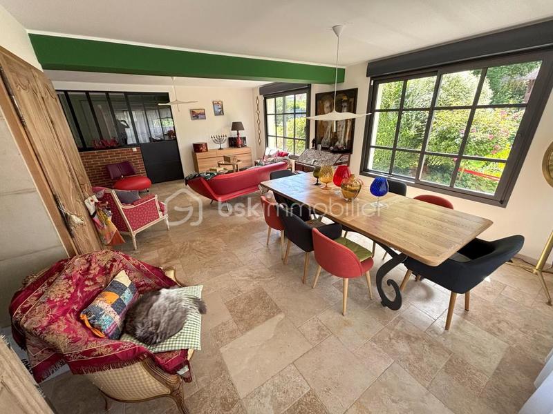 Maison traditionnelle - 200 m² - 6 pièces