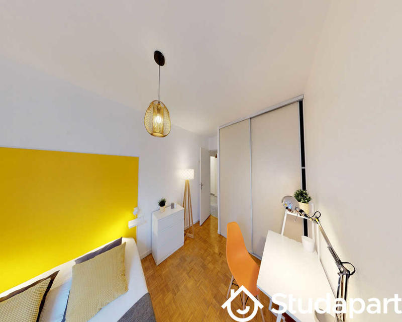 Chambre - 70 m² - 1 pièce