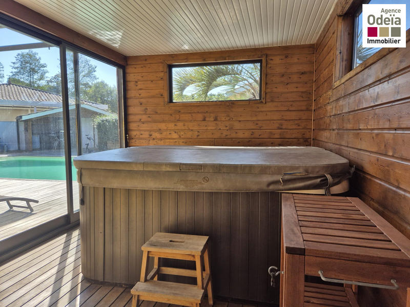 Maison - 140 m² - 6 pièces