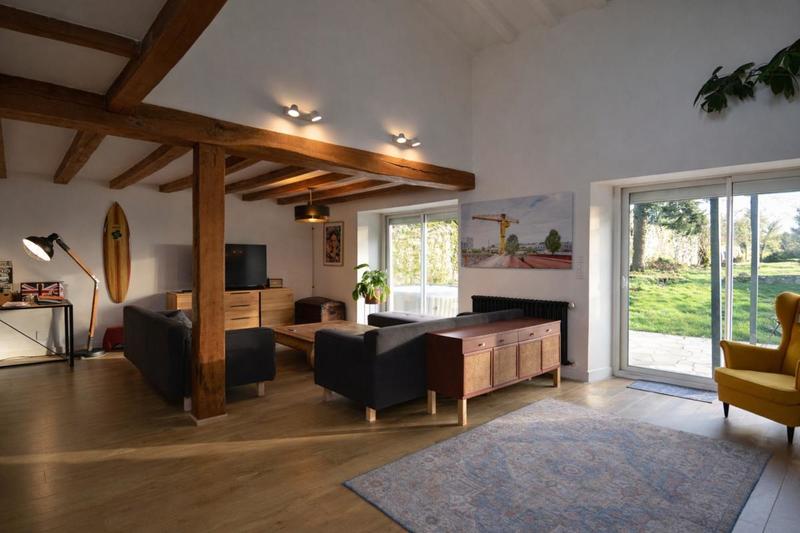 Maison - 220 m² - 6 pièces