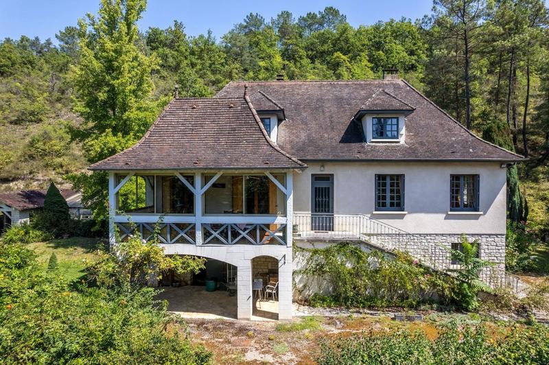 Maison - 307 m² - 11 pièces