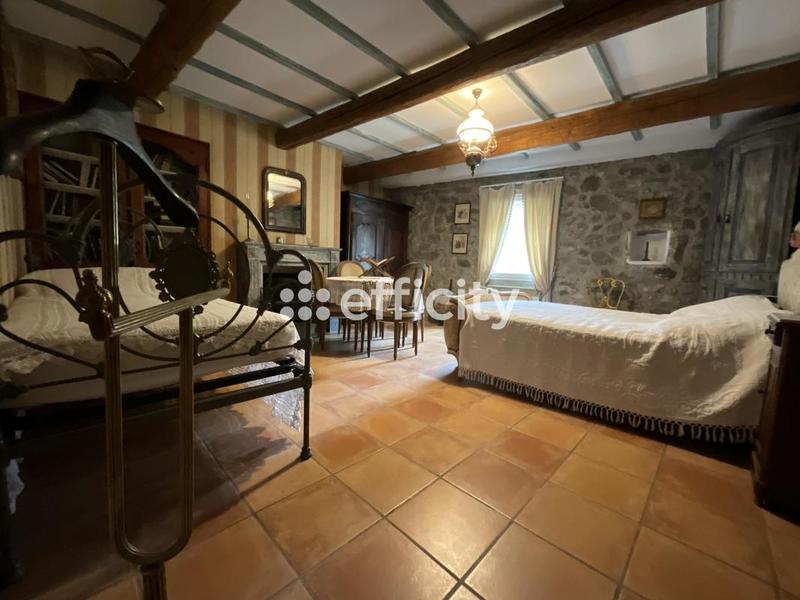 Maison - 195 m² - 10 pièces