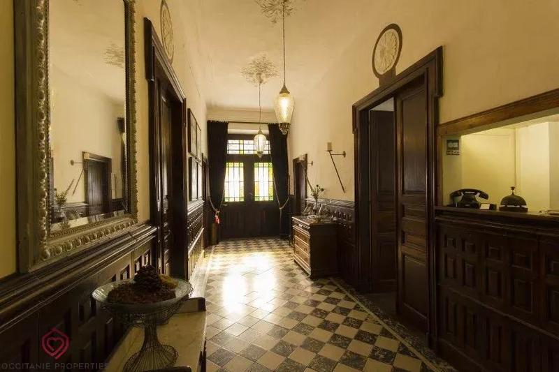 Château - 810 m² - 11 pièces